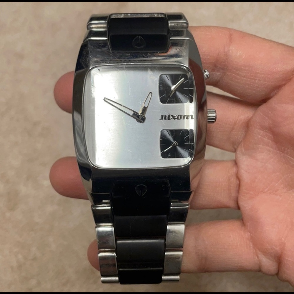 Nixon watch